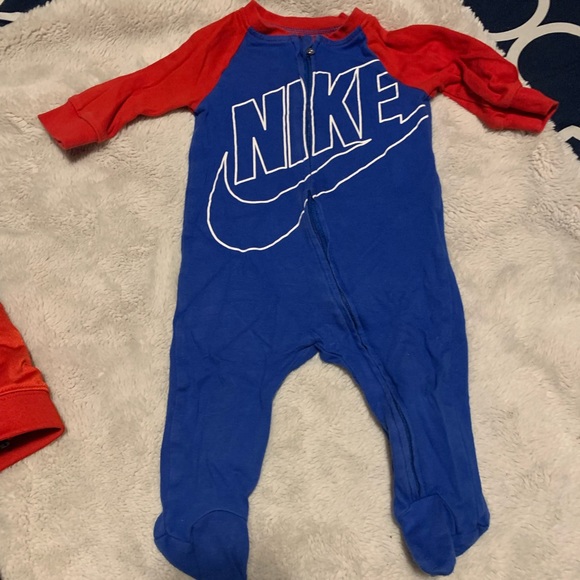 Nike black and red tricot track suit & zip up sleeper size 6m, - Picture 3 of 3